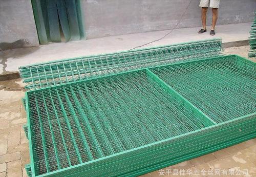 铁丝网围栏网养殖网怎么用